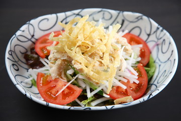 蒸し鶏大根トマトサラダ