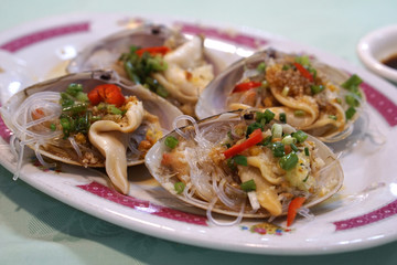 chinese cuisine, Hong Kong seafood restaurant, Short necked clam with Garlic Sauce