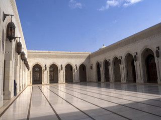 Fototapeta premium Spacious courtyard, Sultan Qaboos Grand Mosque, Muscat Oman