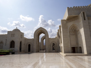 Fototapeta na wymiar Spacious courtyard, Sultan Qaboos Grand Mosque, Muscat Oman