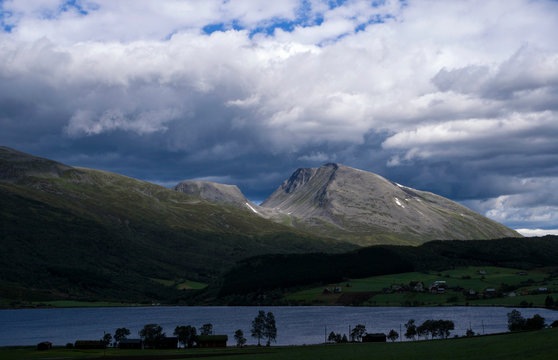 Clouds above Eidsvatnet