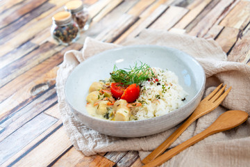 Tuna fume of rice cook radish and white chou