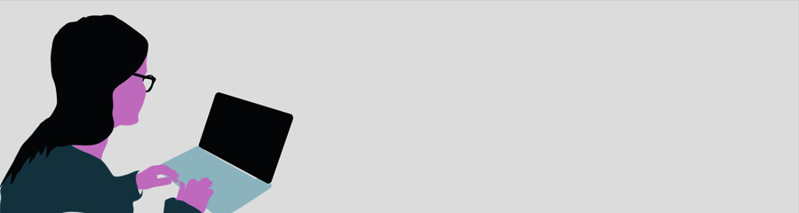 femme qui travail sur ordinateur