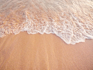 Fototapeta na wymiar ワイキキビーチの波