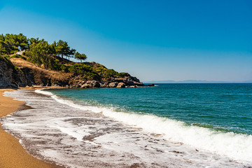 Obraz premium Cliff protruding into the sea