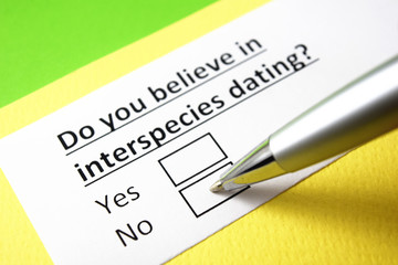 Obraz premium Do you believe in interspecies dating? yes or no?