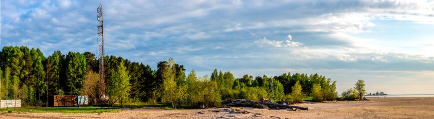 Obraz premium Panorama overlooking the coastal trees