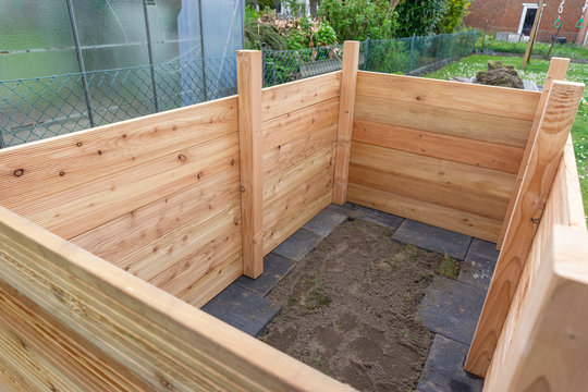 Gartenarbeit f&uuml;r Hobbyg&auml;rtner und Selbstversorger, Hochbeet im Garten anlegen