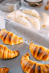 prepared and raw croissants