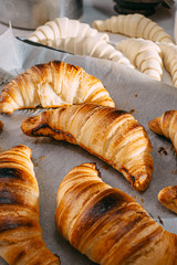 prepared and raw croissants