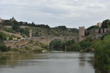 puente en toledo