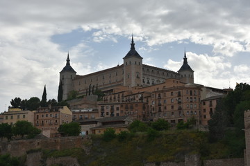 Obraz premium preciosa vista del alcazar de Toledo