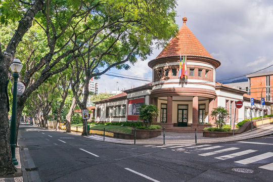 Rua Joao de Deus with the building of the Henrique and Francisco Franco Museum in Funchal, Portugal