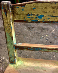 stara farba na krześle