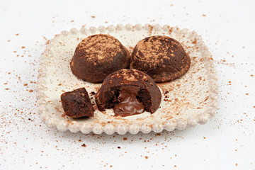 Chocolate lava cakes with powdered chocolate