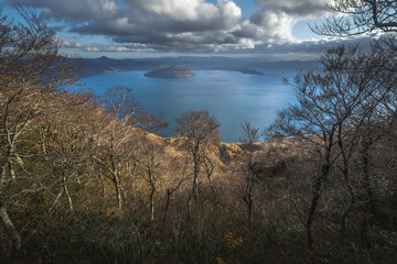 晩秋の十和田湖