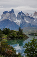 Fototapeta premium patagonian lakes and mountains