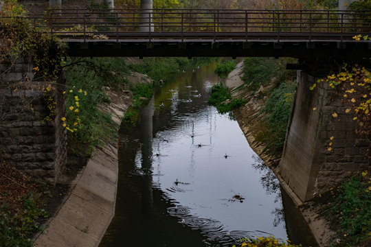 Betonkanal Bilder – Durchsuchen 12,794 Archivfotos, Vektorgrafiken und ...