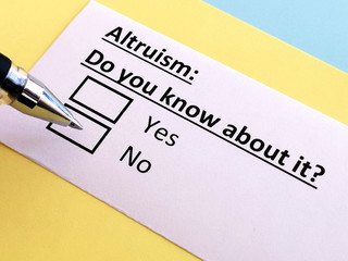 Obraz premium One person is answering quetion about altruism.