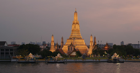 Fototapeta premium Wat Arun at sunset