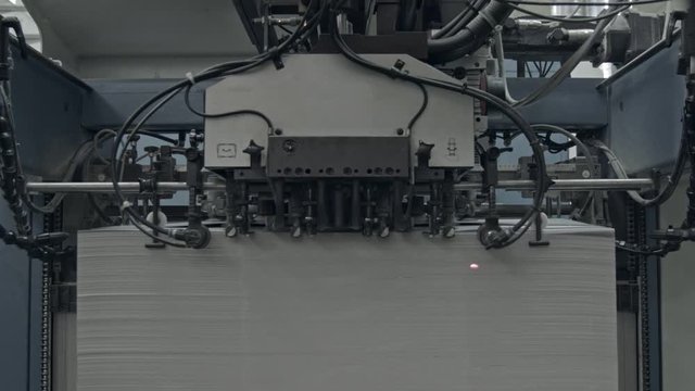 Industrial cardboard machine operating repetitively