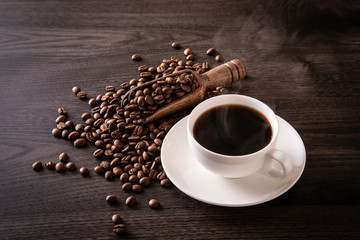 ホットコーヒーとコーヒー豆