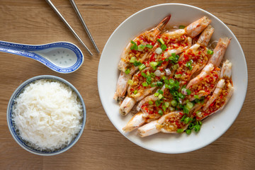 steam prawn with garlic and chilli