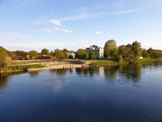 Fototapeta na wymiar Fluss Donau in Ingolstadt Bayern