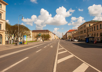 Obraz premium München, Ludwigstraße, Blick Richtung Norden