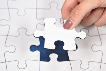 puzzle casse tête piece manquante patience jeu loisir cerebral