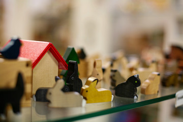 木製の動物の置物