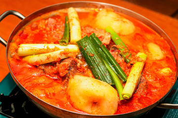 韓国料理のカムジャタン