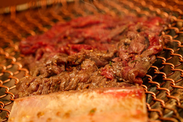 韓国焼肉、骨付きカルビ