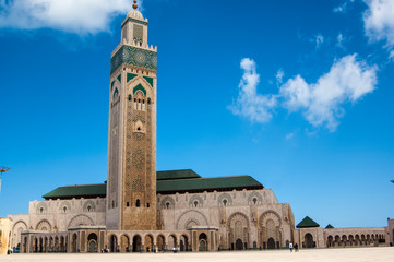 Fototapeta premium CASABLANCA/MOROCCO APRIL 4TH 2006 - Hassan II Mosque