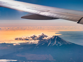 Fototapeta na wymiar 富士山　飛行機