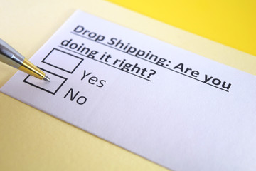 Obraz premium One person is answering question about drop shipping.