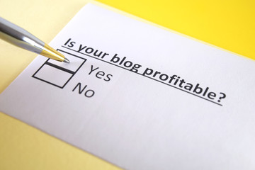 Obraz premium One person is answering question about blog.
