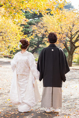 結婚式の和装の新郎新婦