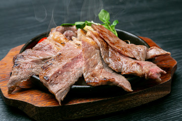 牛ハラミの鉄板焼き