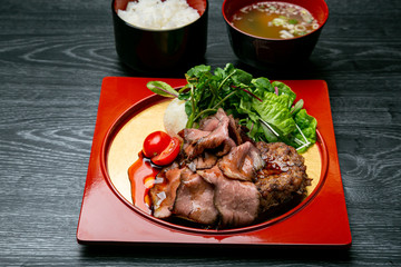 ローストビーフとハンバーグ