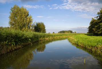 Fototapeta na wymiar Canal near Dussen