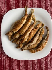 fried fish with lemon