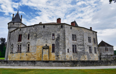 Fototapeta na wymiar Vista general del Chateau de La Brede