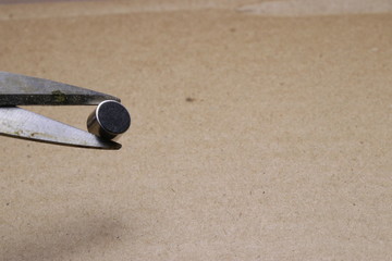 Condenser microphone used in earphones