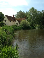 Obraz premium Flatford Mill cottage and water