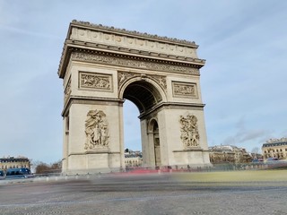Fototapeta na wymiar Traffic around Arc de Triomphe 