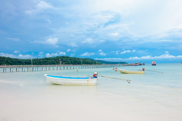 Obraz premium The beautiful tropical beach of Koh Rong, the paradise island with a nice bungalow, forest, coast, and white sand. Koh Rong island is a popular tourist destination in Sihanoukville, Cambodia