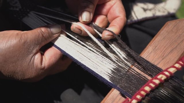 Process of weaving in Cusco Craft