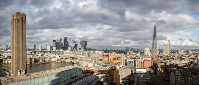 tate modern tower and panoramic view on london's skyline © Pascal