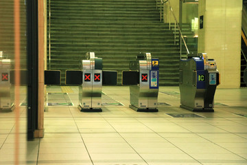 自動改札　閑散